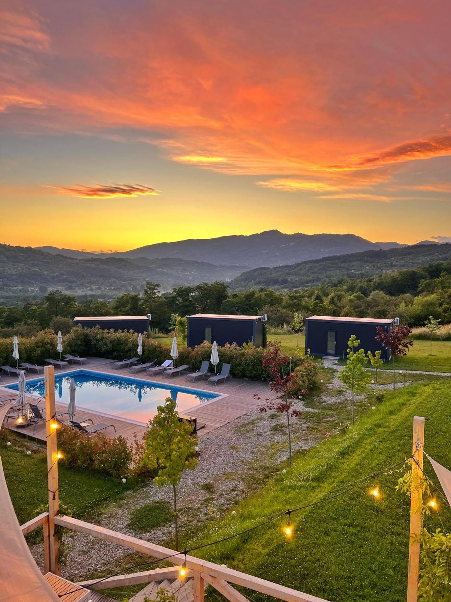 Flandra Glamping Hotel Corbeni Buitenkant foto