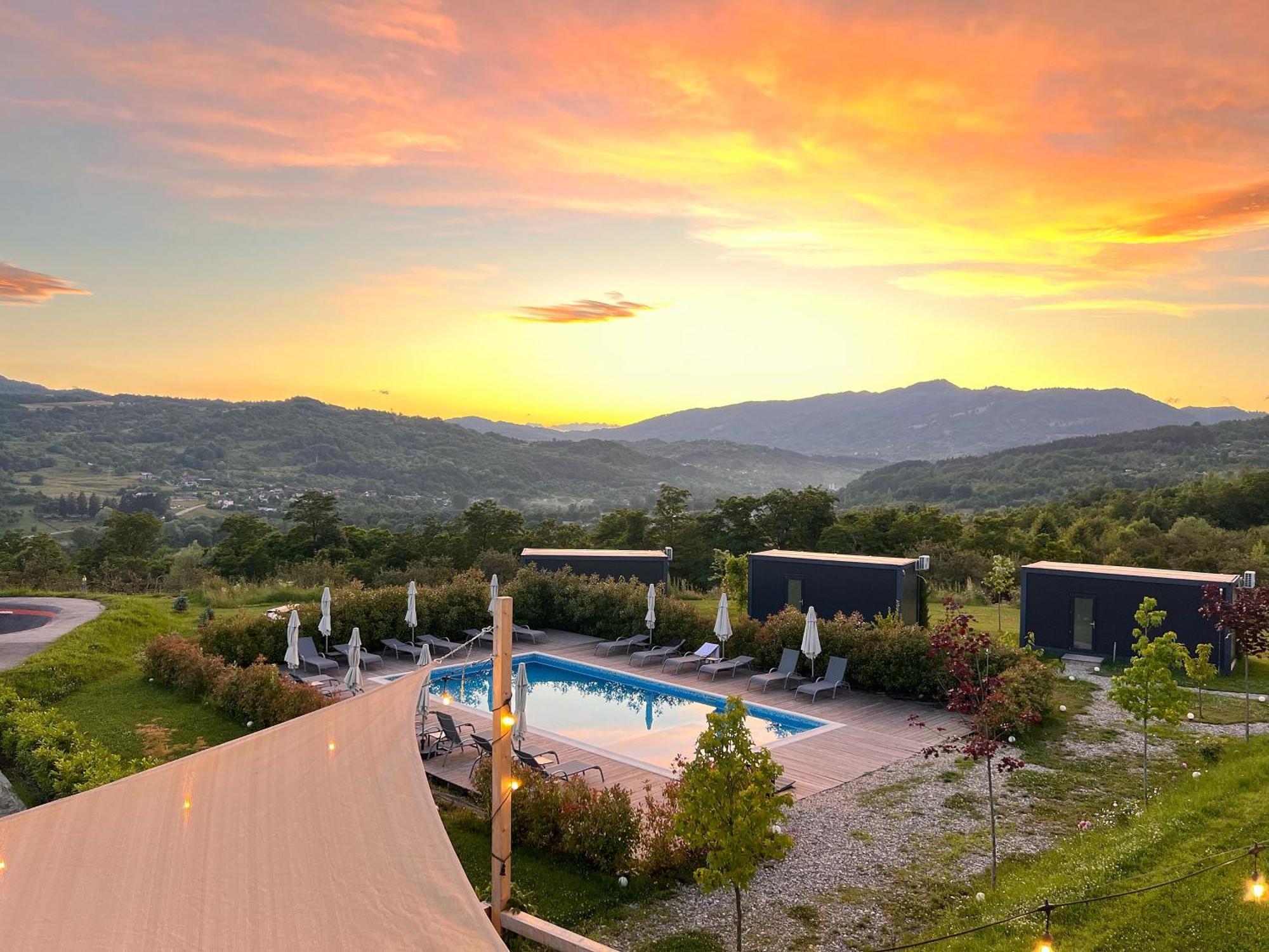 Flandra Glamping Hotel Corbeni Buitenkant foto