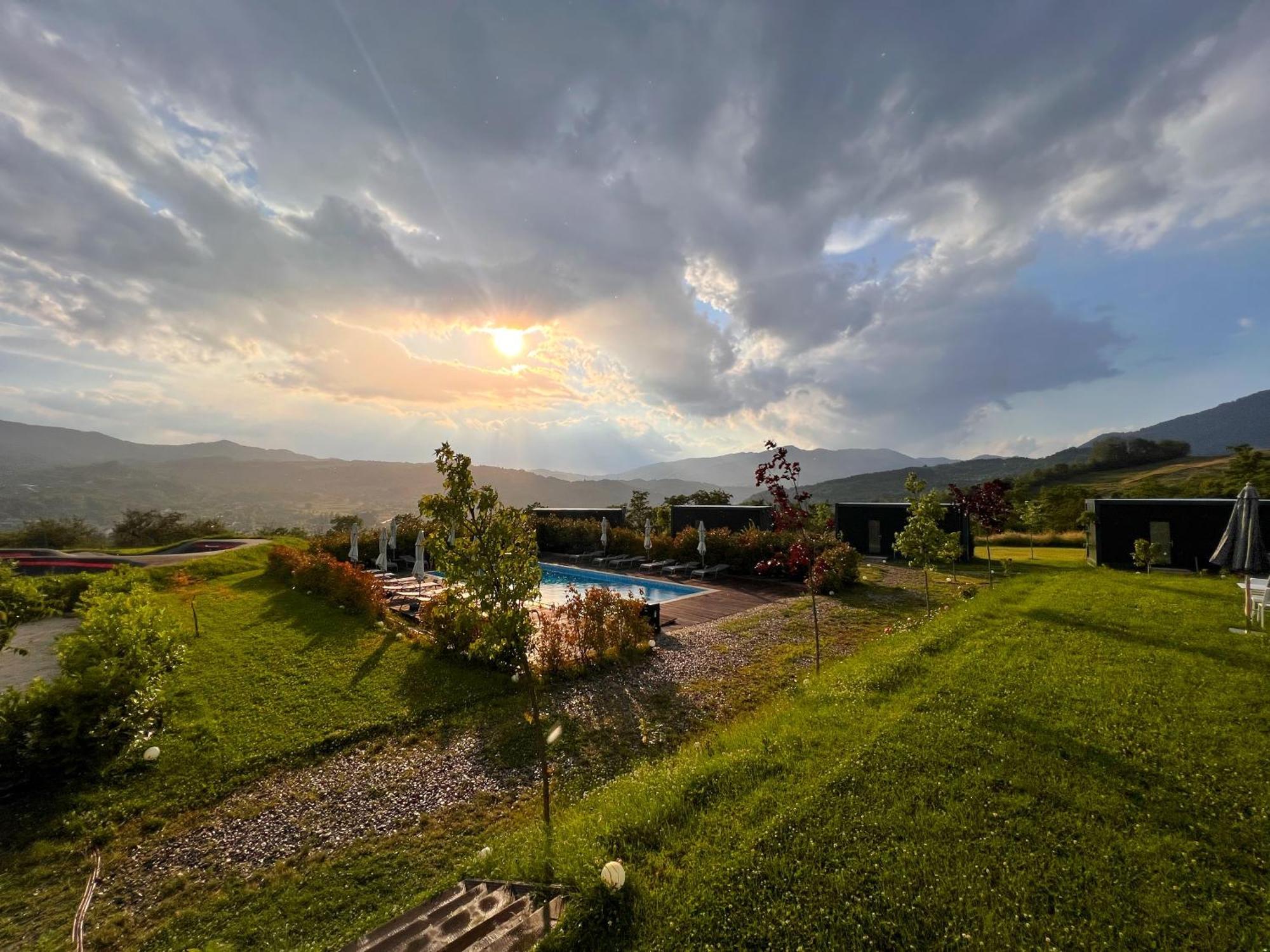 Flandra Glamping Hotel Corbeni Buitenkant foto