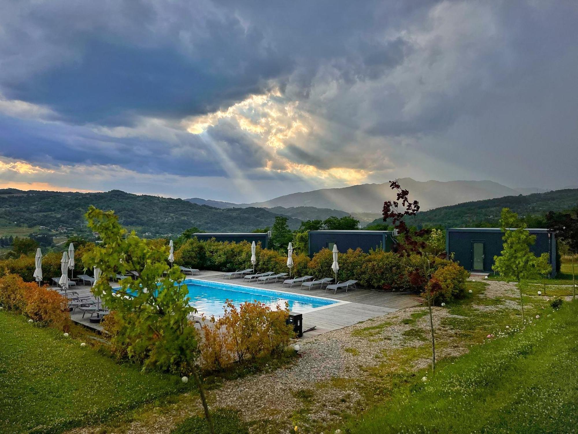 Flandra Glamping Hotel Corbeni Buitenkant foto