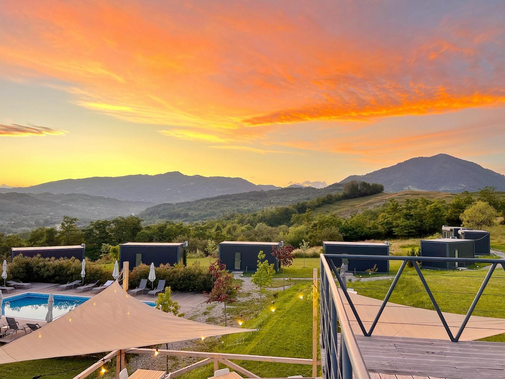 Flandra Glamping Hotel Corbeni Buitenkant foto